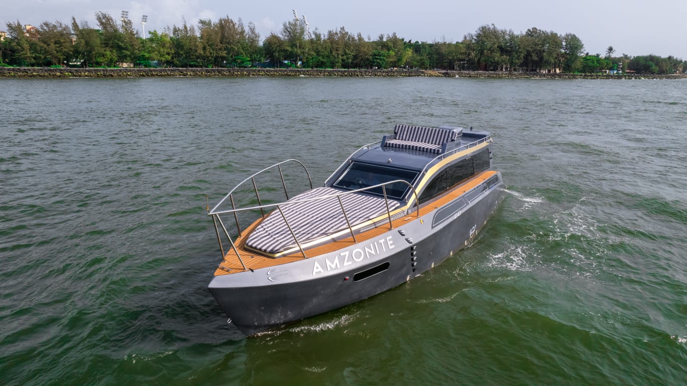 Amzonite Yacht